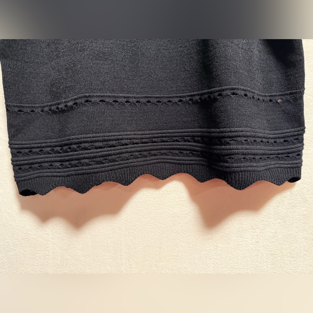 Black Sleeveless Knit Top - Picture 3 of 4